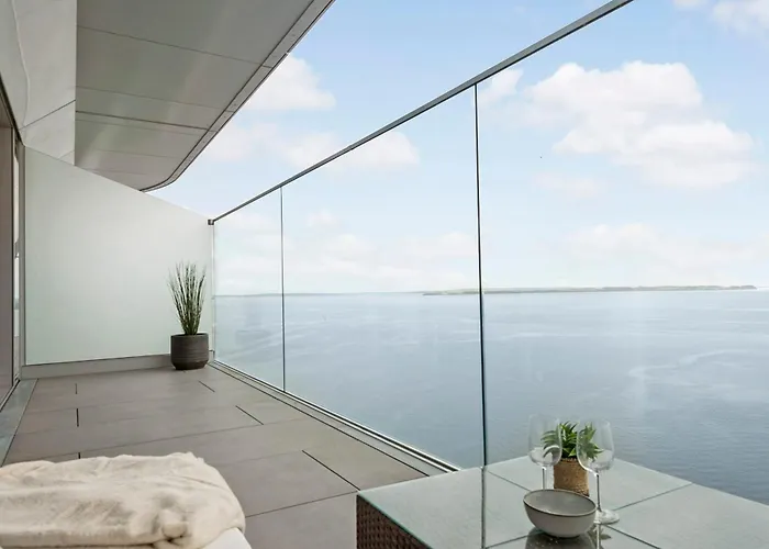 Endless Ocean Views With Private Balcony *