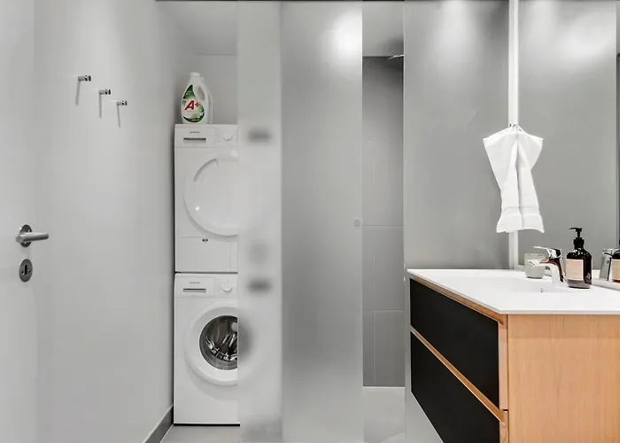 Endless Ocean Views With Private Balcony *