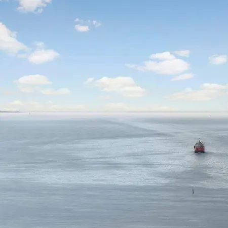 Apartment Endless Ocean Views With Private Balcony