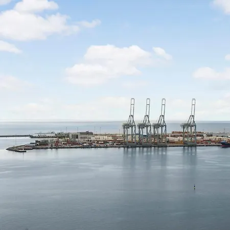 Endless Ocean Views With Private Balcony Apartment *