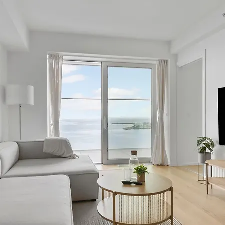 Endless Ocean Views With Private Balcony Apartment *