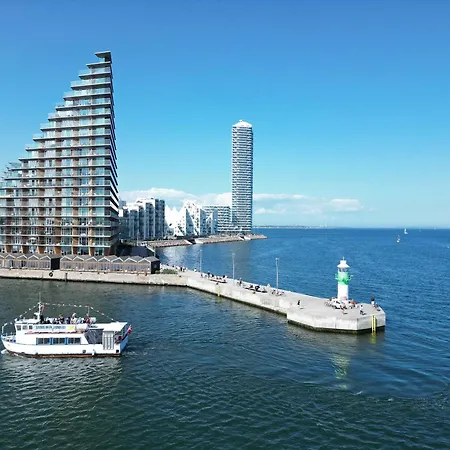 Breathtaking Ocean Views & Private Balcony 오르후스